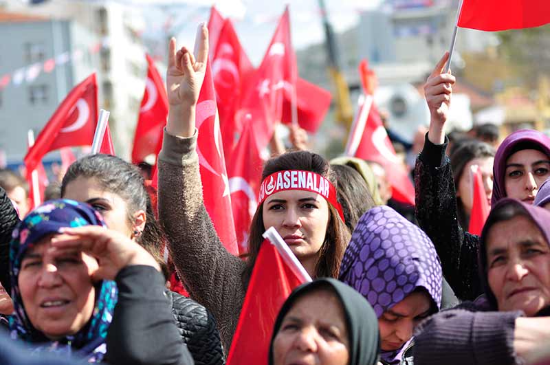 Milliyetçi Hareket Partisi (MHP) lideri Devlet Bahçeli, 16 Nisan referandum çalışmaları kapsamında miting yaptığı Afyonkarahisar da Fırat Kalkanı Operasyonu’nu değerlendirdi. 