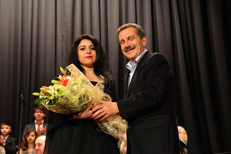 Tepebaşı Belediyesi Türk Sanat Müziği Çocuk ve Gençlik Korosu, Zübeyde Hanım Kültür Merkezi’nde sahne aldı.