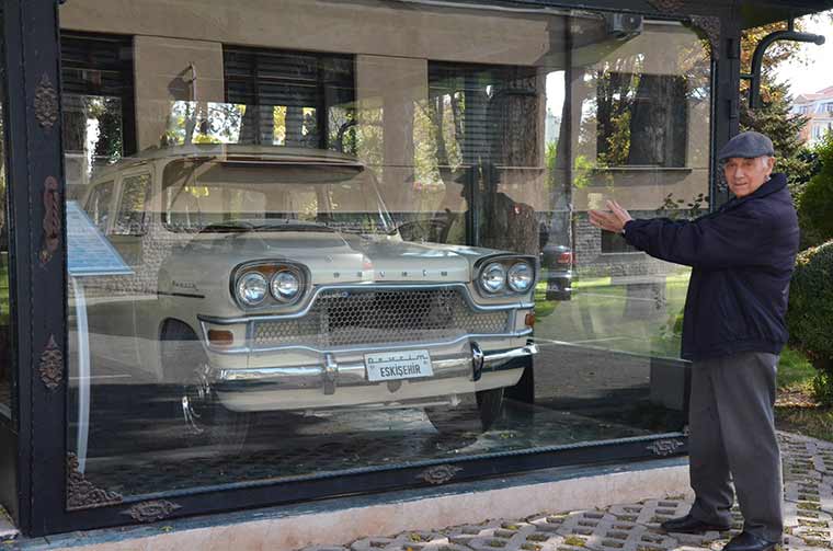 Cumhuriyet’in 38’inci yılında 4,5 ay gibi kısa bir sürede üretilen Devrim'in bir başka hikayesini, Eskişehir'de otomobilleri yapım aşamasında ilk kez fotoğraflayan gazeteci Rıdvan Uysal anlattı.