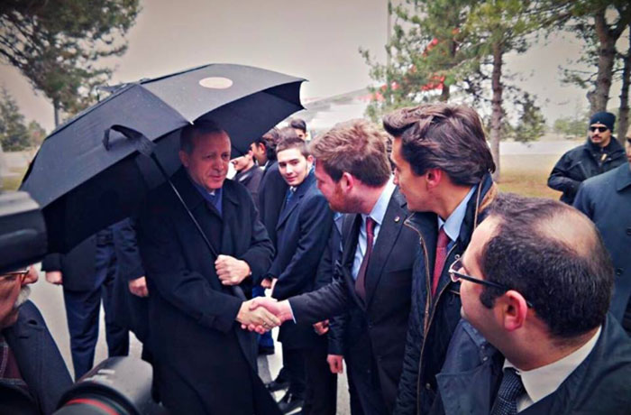 Cumhurbaşkanı Recep Tayyip Erdoğan, geçen hafta cuma günü kentimizde açılış törenine katıldı. Gündeminde referandum ve açılışı yapılan tesisler vardı. Ama hepsi bu kadar değildi elbette...