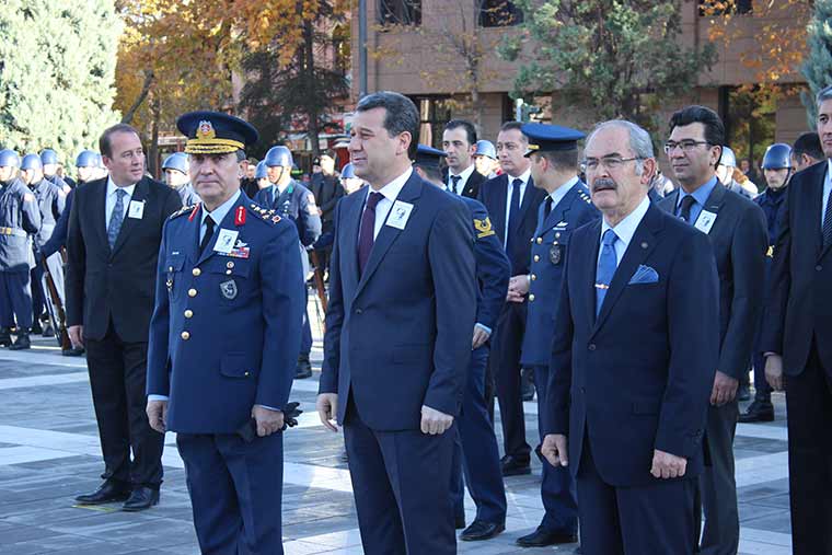 Eskişehir’de, Atatürk’ün ölümünün 78’inci yıl dönümü münasebetiyle anma töreni düzenlendi. 