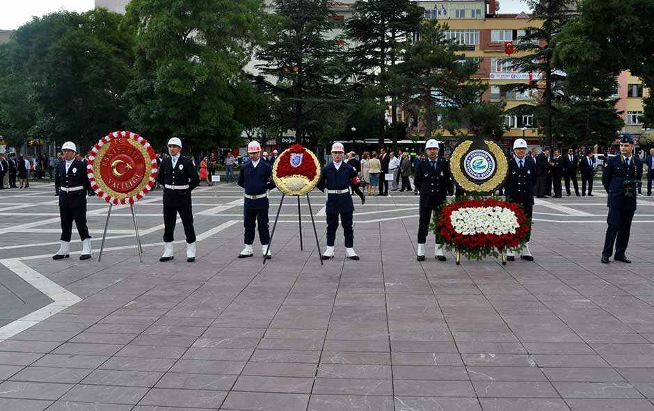 30 Ağustos Zafer Bayramı Eskişehir’de resmi törenle kutlandı. 