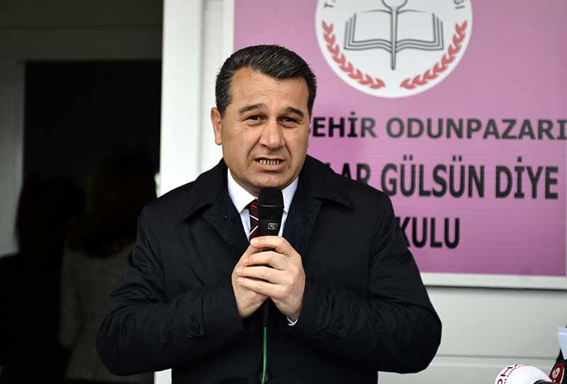 Şarkıcı Gülben Ergen'in kuruculuğunu ve başkanlığını yaptığı Çocuklar Gülsün Diye Derneği, Türkiye genelindeki 37'nci anaokulunu Eskişehir'de açtı.