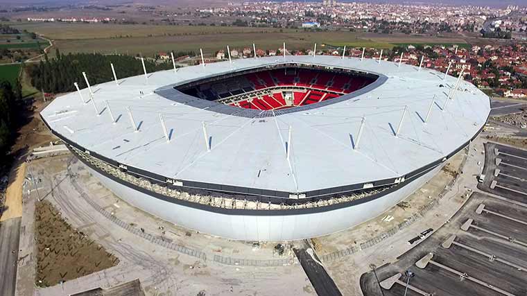Başbakanlık Toplu Konut İdaresi (TOKİ) Başkanı Mehmet Ergün Turan, TOKİ tarafından Eskişehir'de yapımı tamamlanan 35 bin kapasiteli stadın 30 Kasım'da Gençlik ve Spor Bakanlığına teslim edilip, hizmete gireceğini söyledi.