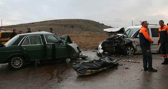 Afyonkarahisar’da trafik kazası: 1 ölü, 6 yaralı