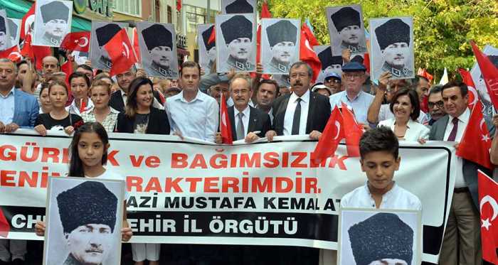 Eskişehir'de Cumhuriyet ve Demokrasi Yürüyüşü