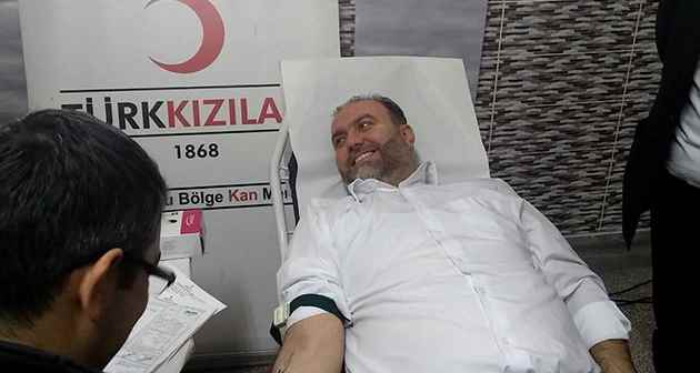 Muammer Karaman kan bağışı yaptı